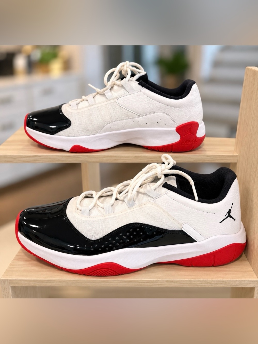 Nike Air Jordan 11 CMFT Low
Concord Bred Men Size 13
White Black Red DN4180-102